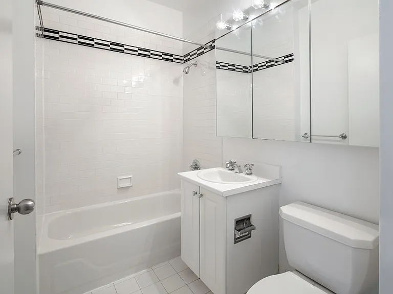 75 West St #15J — Photo 6