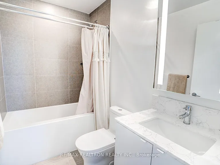 270 Dufferin St #Penthouse 17 — Photo 25