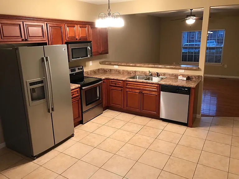 New Castle Dr NE — Photo 1