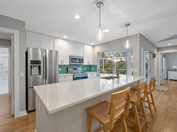 8602 Chapman Oak Court, Palm Beach Gardens, FL 33410