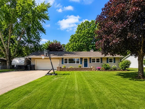 2015 Murphy Woods Rd, Beloit, WI 53511