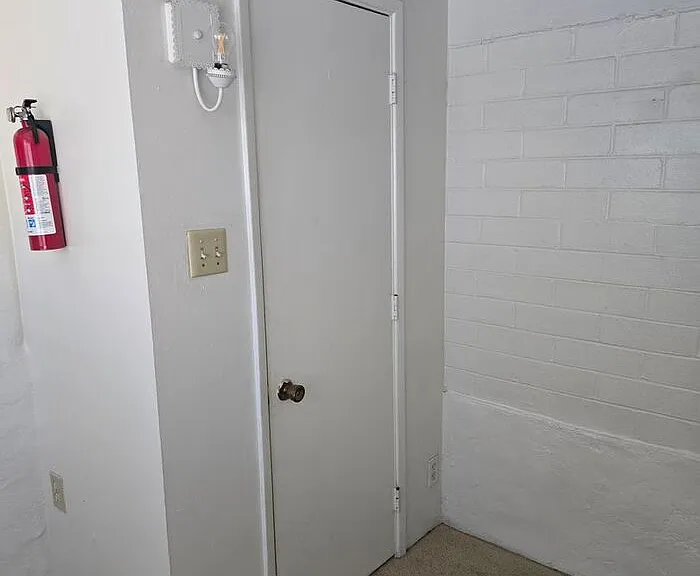 2537 N Columbus Blvd #B — Photo 6