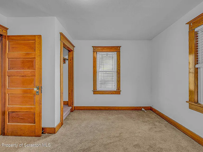 1425 Church Ave — Photo 13