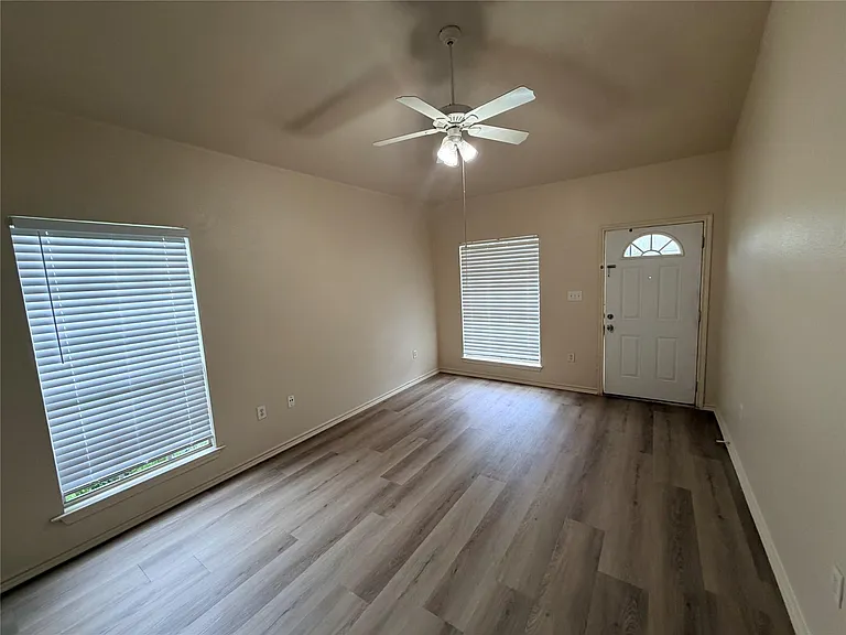 508 Tablerock Cir #B — Photo 3