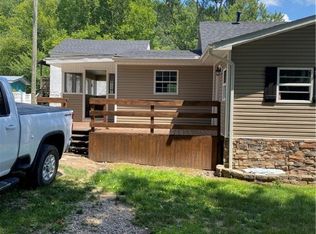 42 Pine Cone Dr, Elkview, WV 25071