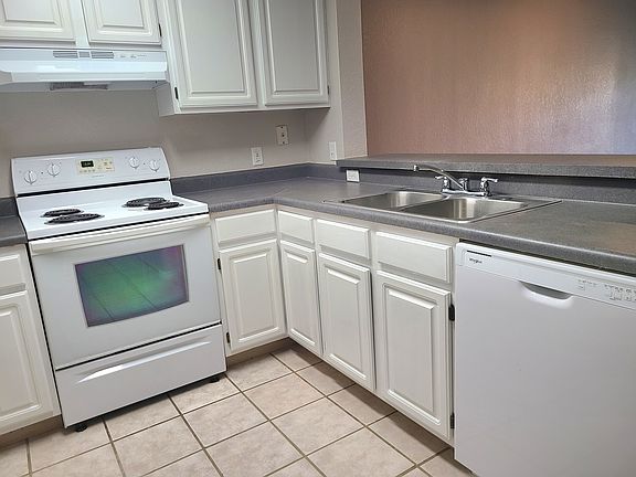 3rd image of 14001 Fairway Island Dr APT 513