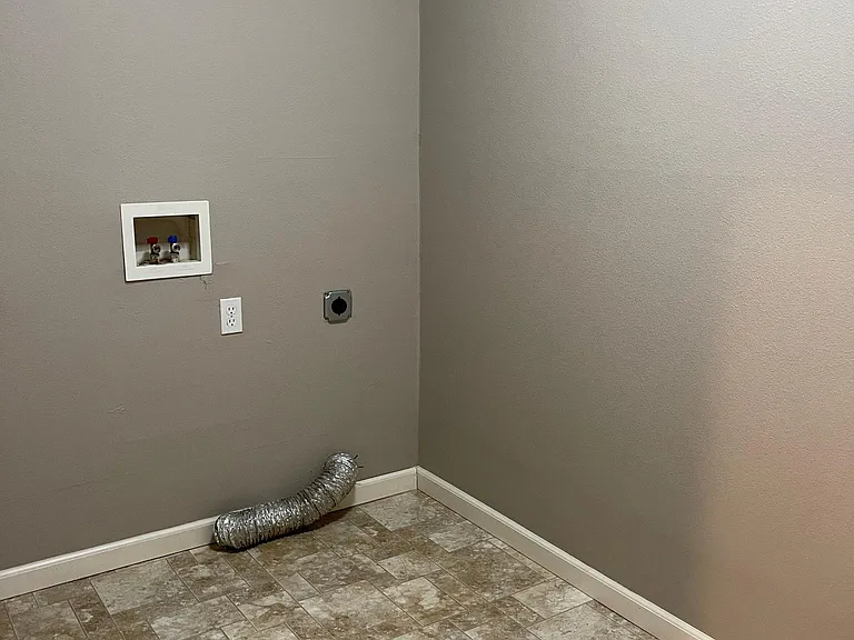 282 Laurine St NE — Photo 10