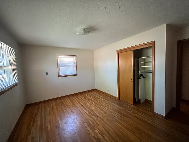 2076 Roach St — Photo 9