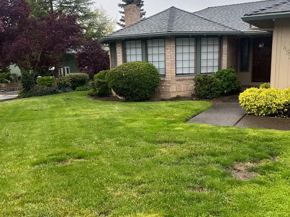 2453 Republic Way, Medford, OR 97504