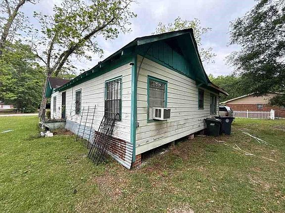 4th image of 4236 Everett Rd