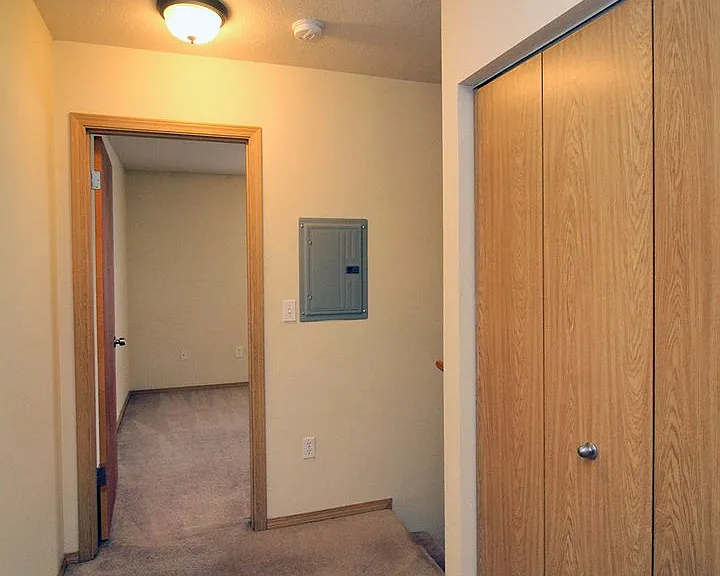 812 N Dekum St — Photo 15