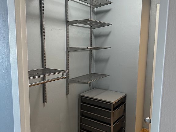 3rd image of 6030 N Sheridan Rd APT 1807