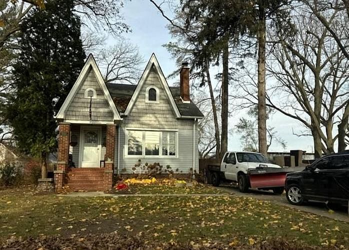 1st image of 21955 Elmway St