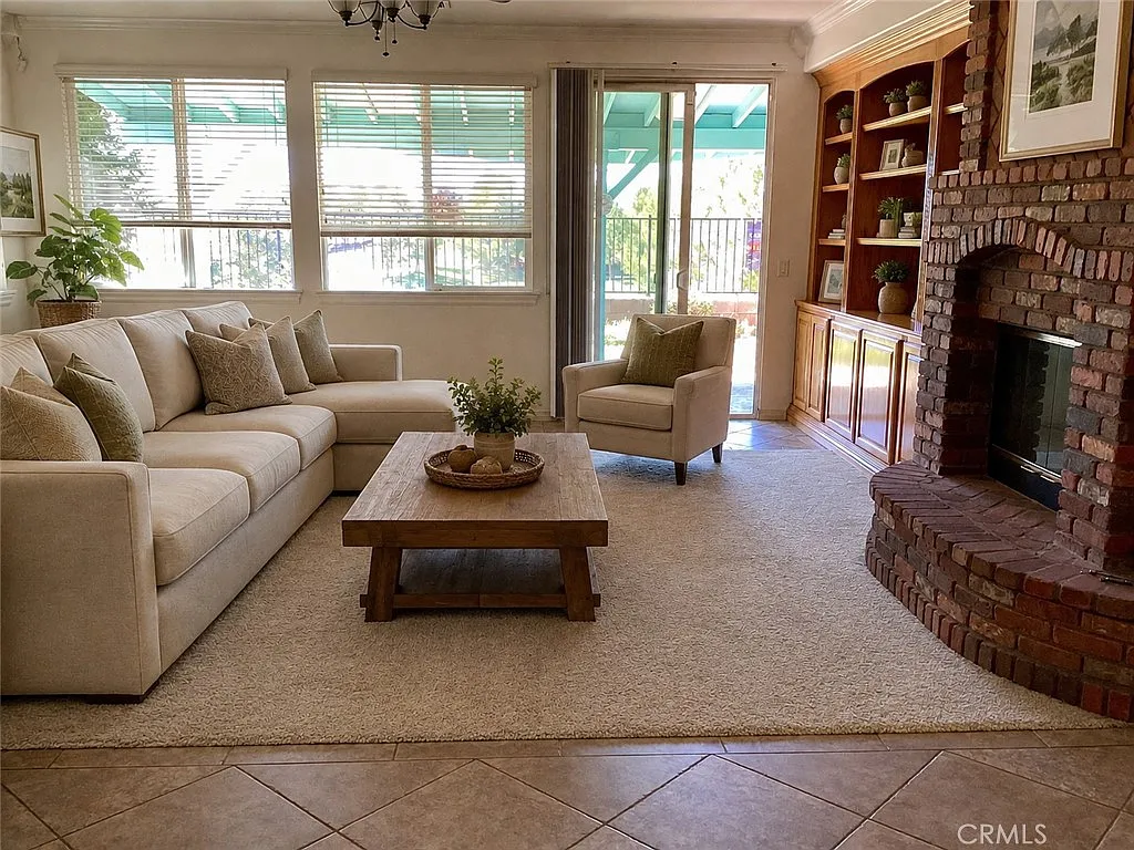 3 bed, 2787 sqft, $4,000 — Photo 1