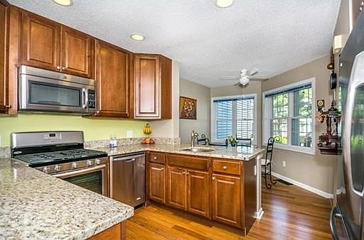 4th image of 11 Knollwood Ct