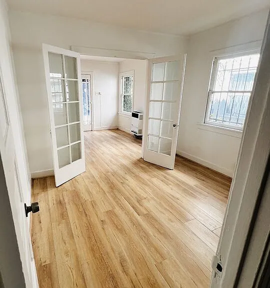 936 S Berendo St — Photo 18