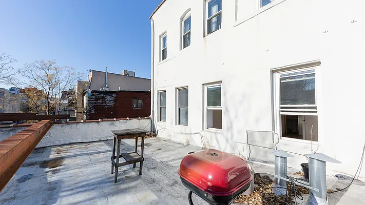 Rented by Nooklyn NYC LLC | media 24