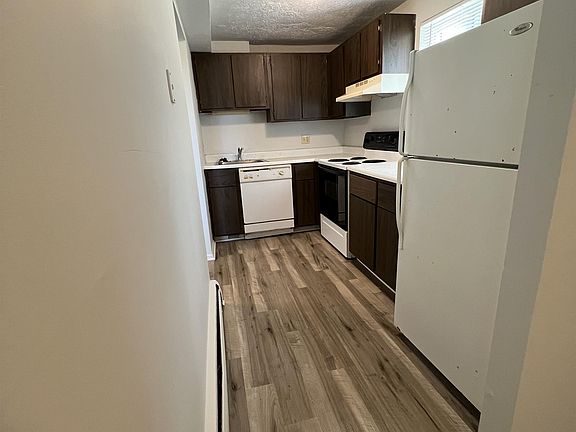 2nd image of 4008 W Erie Ave #A