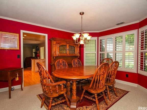 3rd image of 1411 Dorchester Dr