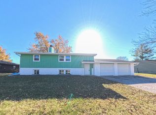 2715 Summer Meadows Dr, Perry, IA 50220