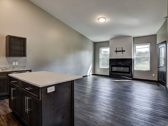 5th image of 3612 Spooner Ave APT 209
