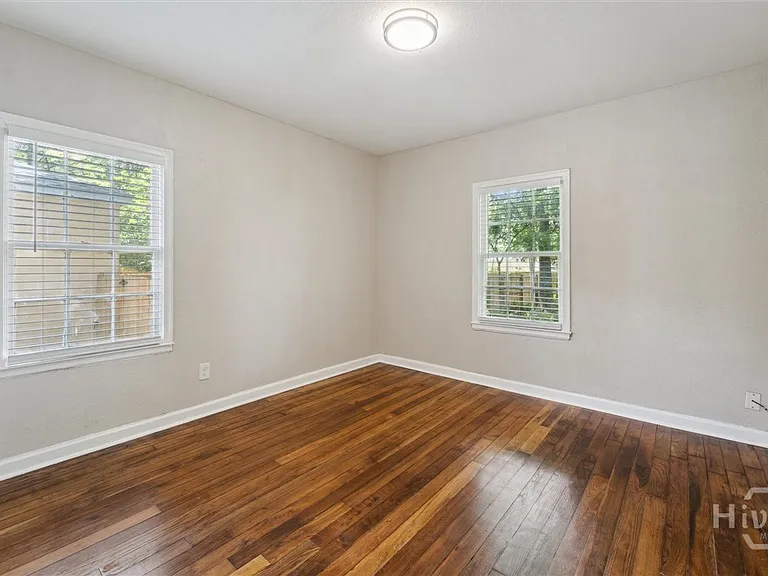 1313 E 55th St — Photo 14