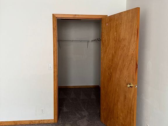 4th image of 428 Marigold Cir #428