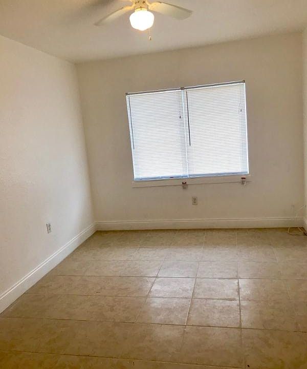 2nd image of 12275 Lakeshore Dr #21