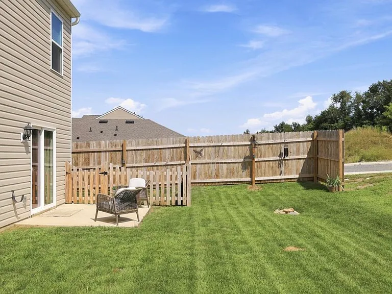 1041 Persimmon Ln — Photo 28