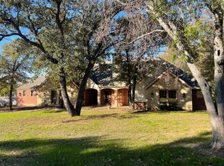 101 Oakwood Dr #B, Weatherford, TX 76086