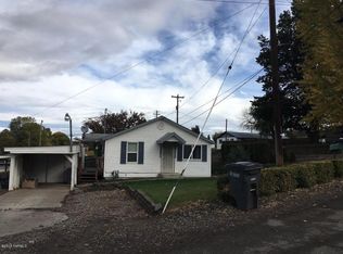 911 Maple Way, Zillah, WA 98953