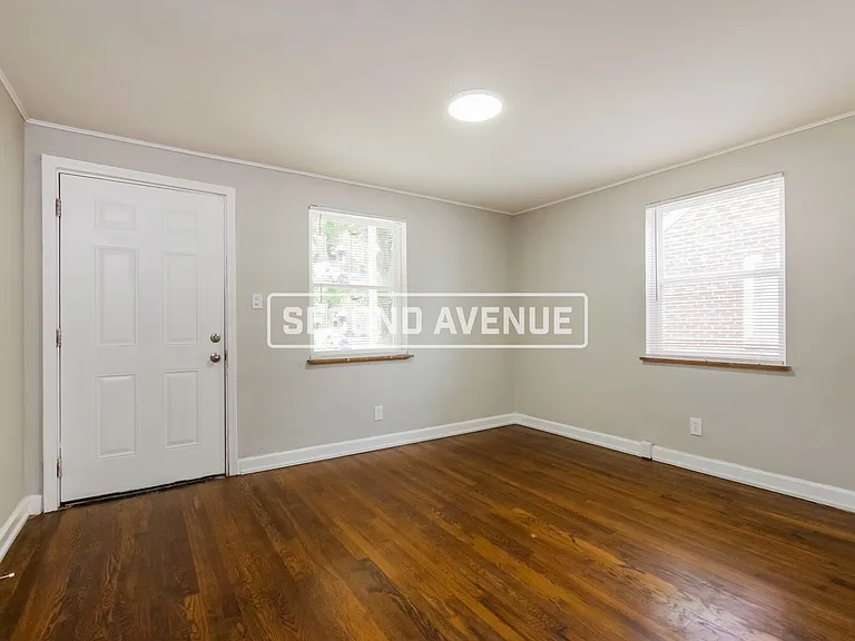 206 Escalon St — Photo 2