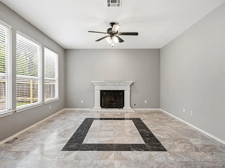2813 Cortez Dr — Photo 3