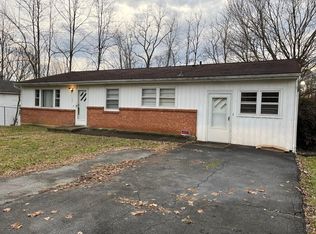 132 Mayflower Rd, Johnson City, TN 37601