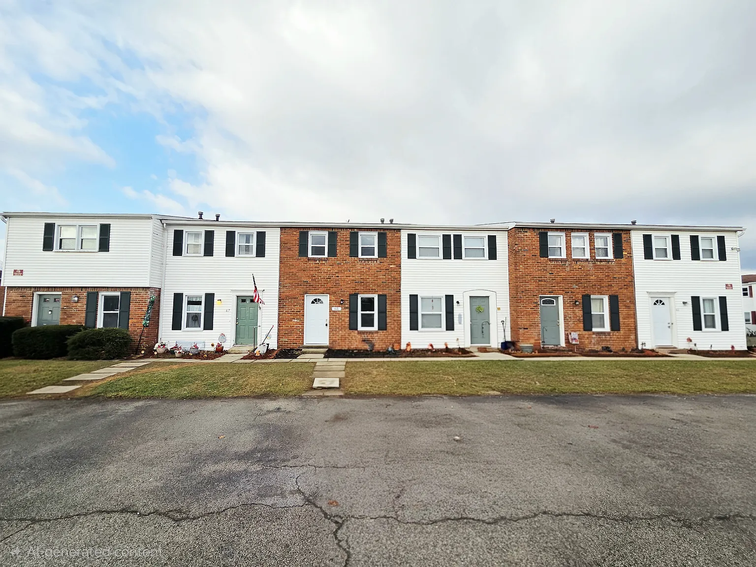 2 bed, 1.5 bath, 1500 sqft, $1,275 — Photo 1