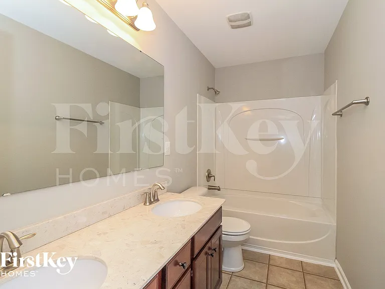 111 Rosemont Ln — Photo 13