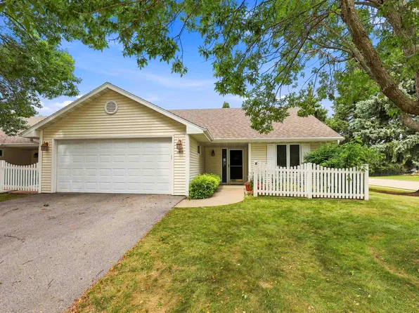 1917 Knapp St, Oshkosh, WI 54902