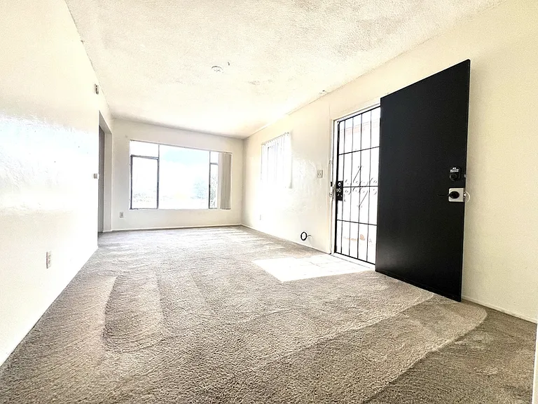 2160 Grand Ave — Photo 6