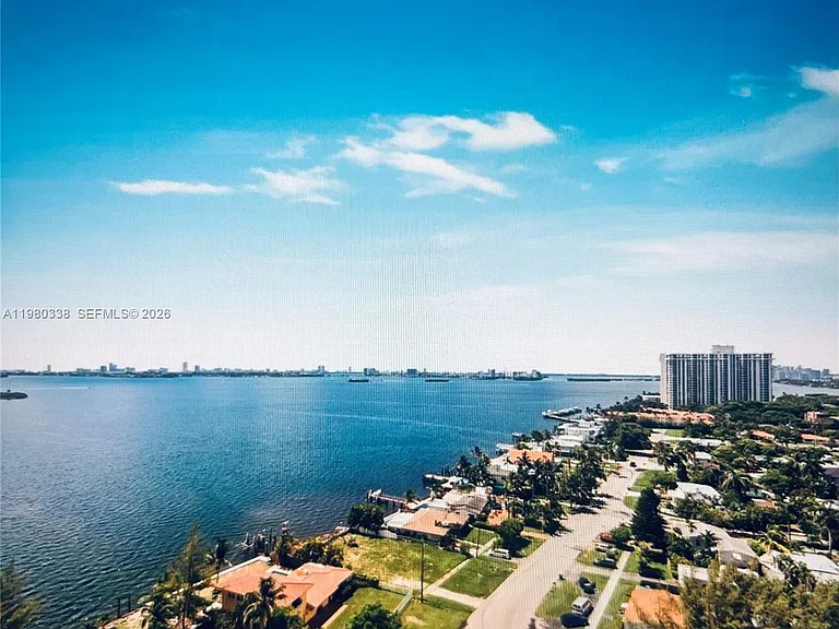 11111 Biscayne Blvd #4E — Photo 1