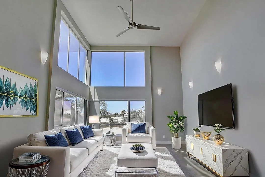 1210 S Corning St — Photo 3