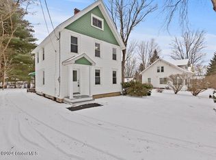 35 Hamilton St, Guilderland, NY 12084
