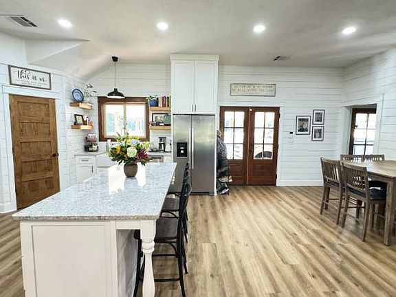 5th image of 884 Toxish Rd