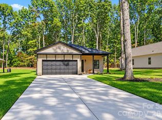 2121 Woodhurst Ln, Albemarle, NC 28001