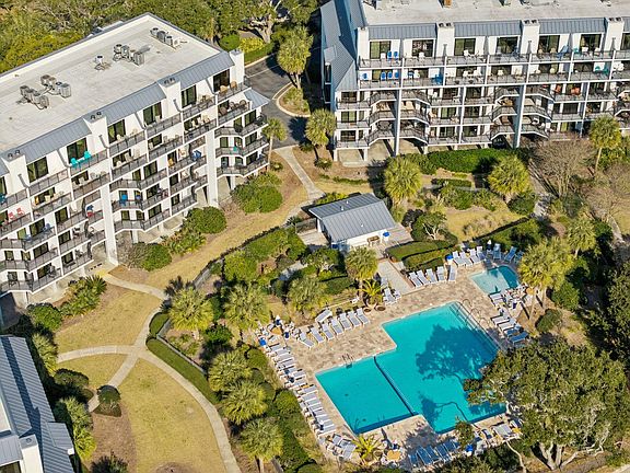2nd image of 7600 Palmetto Dr APT 107-B
