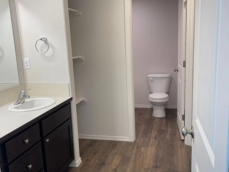 1608 Zoe Ave — Photo 11