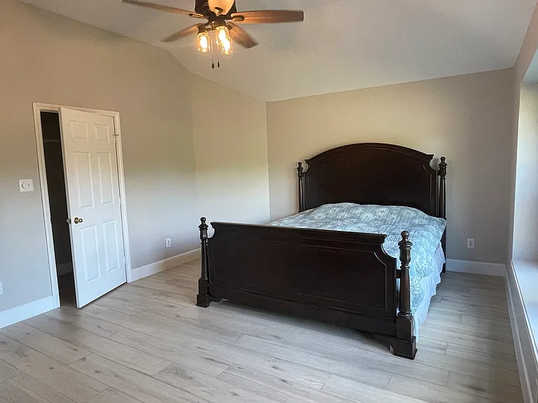 2838 Five Oaks Dr — Photo 12