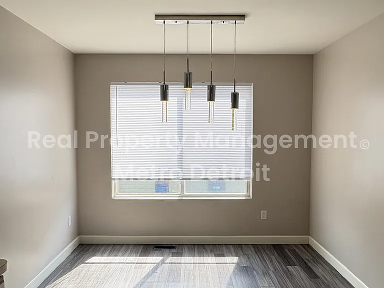 23322 Poplar Dr — Photo 4