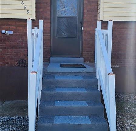 5th image of 2669 Lake Rd N