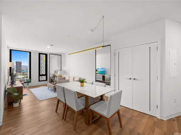 987 Queen St #2213, Honolulu, HI 96814