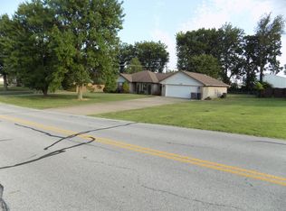 608 E 10th St, Grove, OK 74344